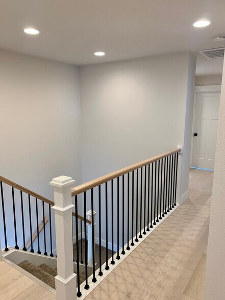 Building Photo - 219 W Taylor Ct