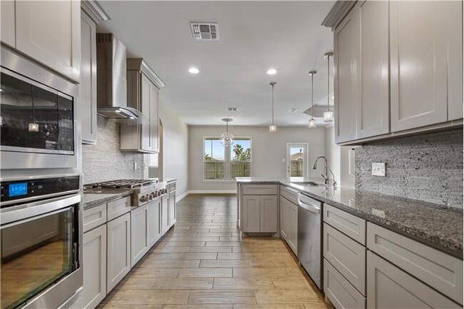 Building Photo - 7721 Dove Holw Dr