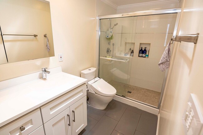 Building Photo - Beautifully updated 3/2 home in desirable Pomderosa Park- Sunnyvale