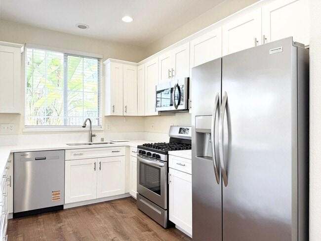 Building Photo - Single Family Home in Mission San Luis Rey!