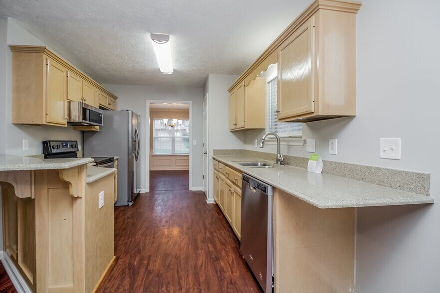 Building Photo - 1209 Highland Hills Dr