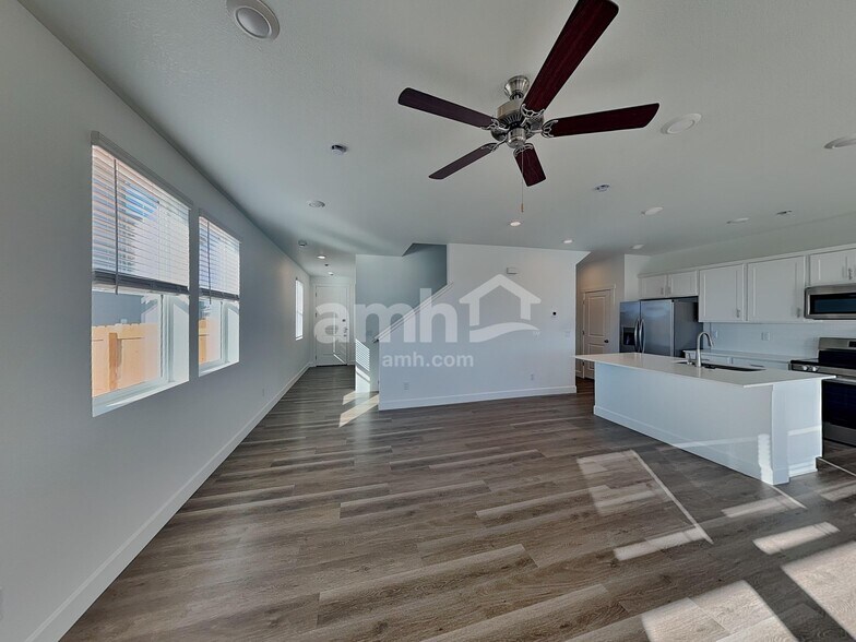 Building Photo - 13802 E 100th Dr