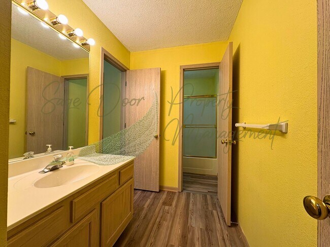 Building Photo - 505 NE 1st St