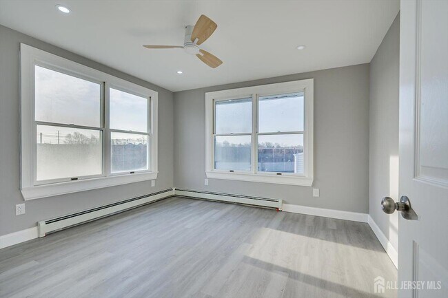 Building Photo - 36 2nd Ave