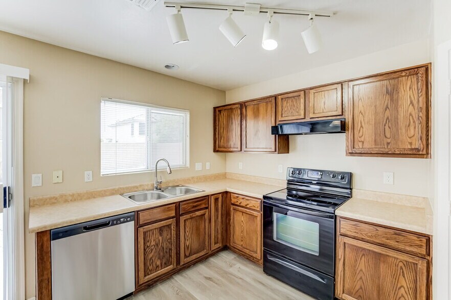 Building Photo - 1105 S 225th Ave