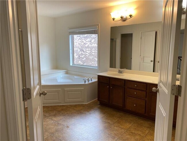 Building Photo - 3355 Earhart Way