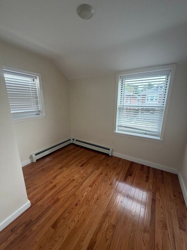 Building Photo - 4 Bedroom Single Family Home for Rent