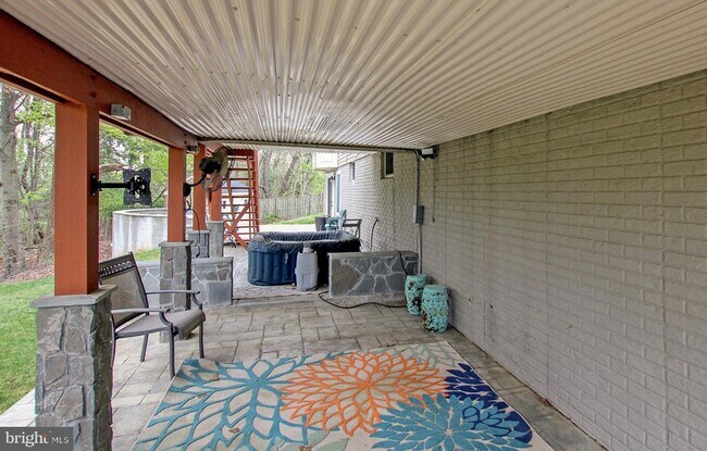 Building Photo - 18414 Garner Ln