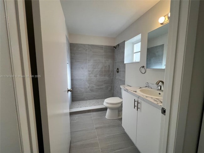 Building Photo - 21121 SW 85th Ave