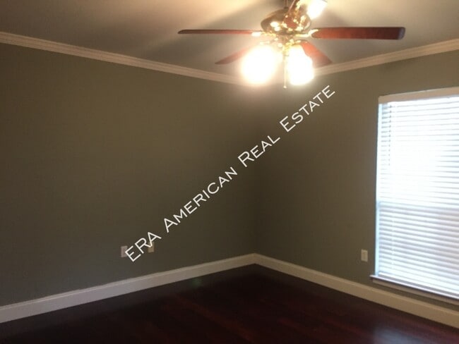 Building Photo - 53 Hillcrest Dr