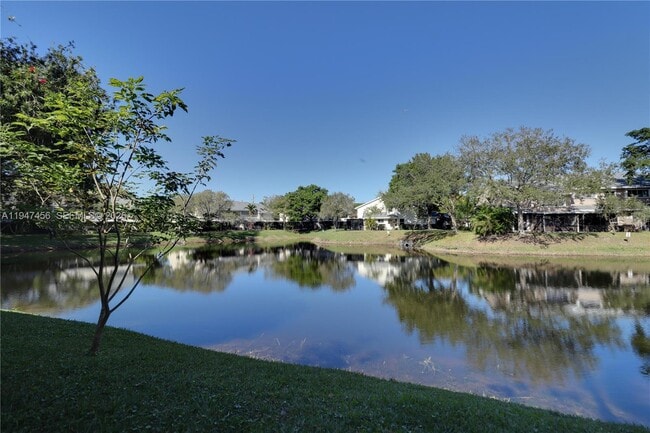 Building Photo - 2149 Discovery Cir W