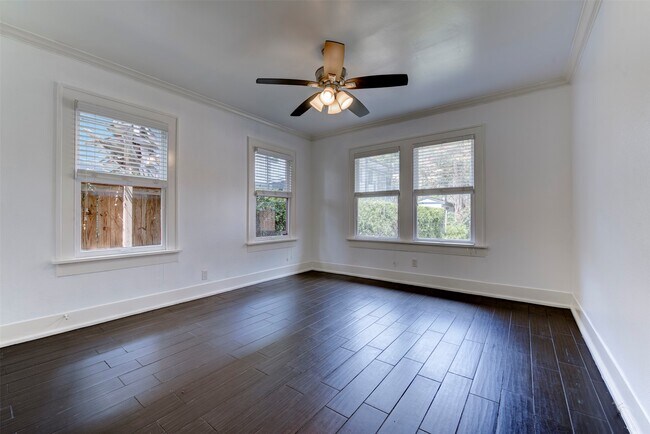 Building Photo - 2027 Huldy St
