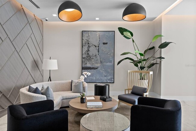 Building Photo - 301 1st St S