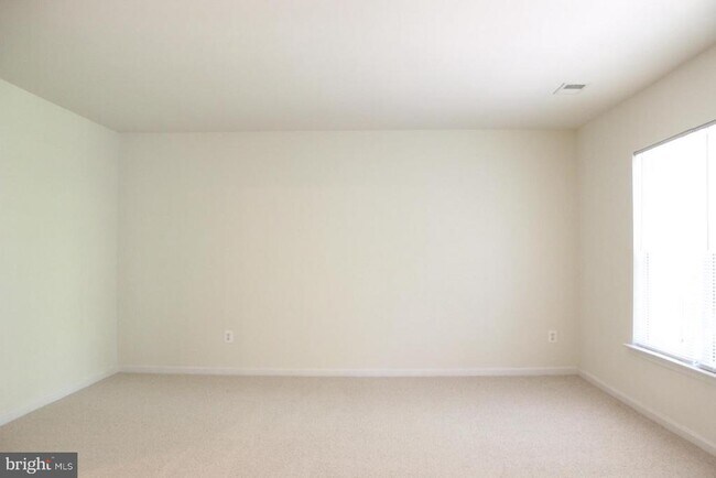 Building Photo - 15220 Lord Culpeper Ct