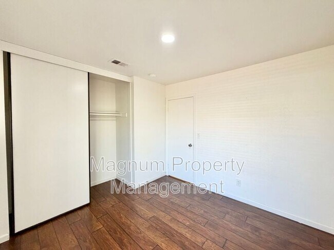 Building Photo - 25268 Shadescale Dr