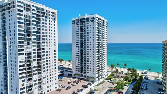 Building Photo - 2301 S Ocean Dr