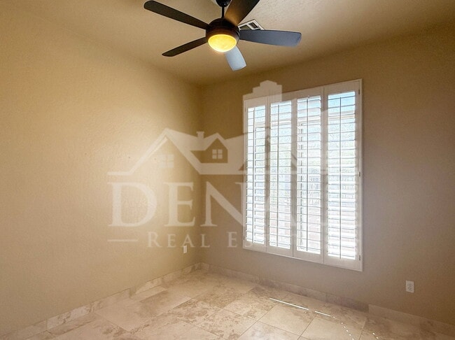 Building Photo - 3533 N Desert Oasis