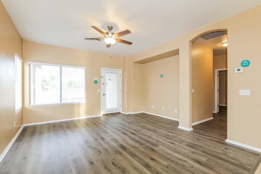 Building Photo - 617 S 123rd Dr