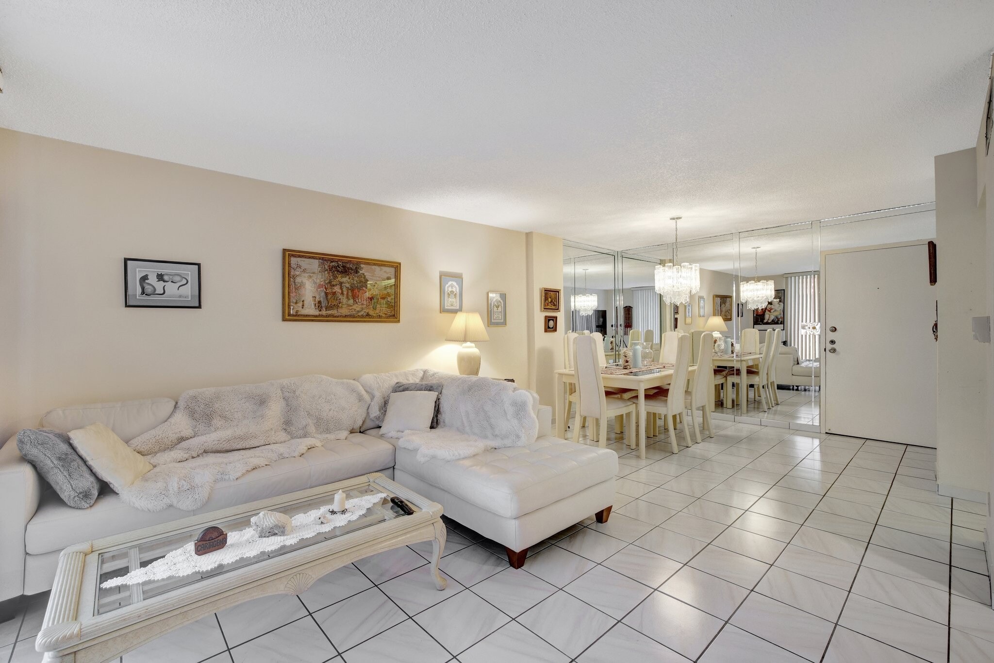 Building Photo - 3113 S Ocean Dr