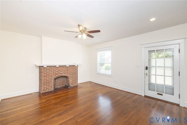 Building Photo - 2302 Maplewood Ave