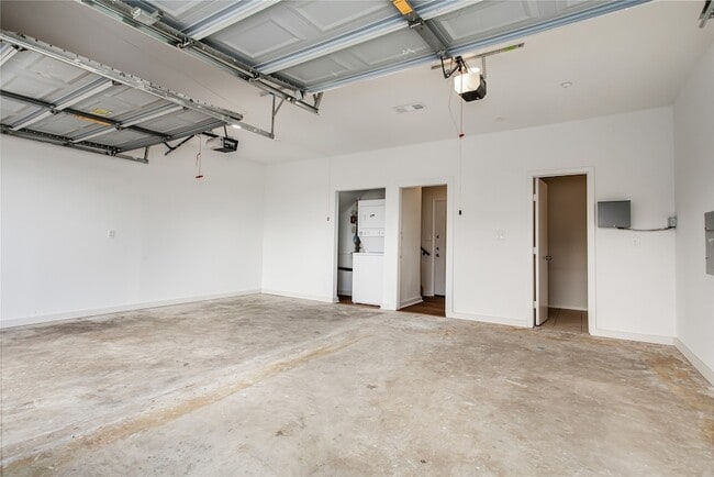 Building Photo - 4713 Virginia Ave