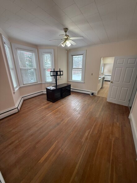 Living /Dining Room - 74 Morse St