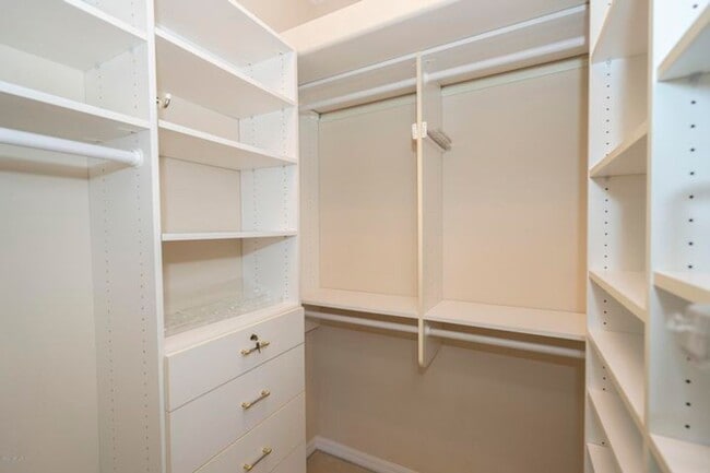 Building Photo - Gated Community