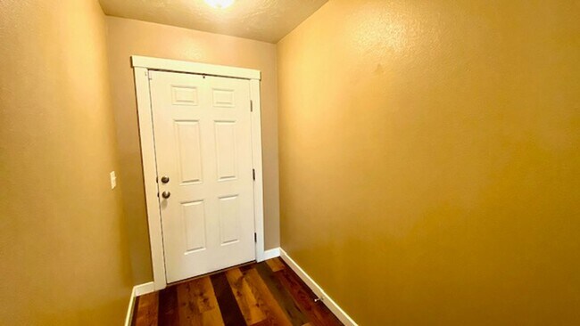 Building Photo - 3 Bed (+ bonus room) 2 Bath Home in Meridi...