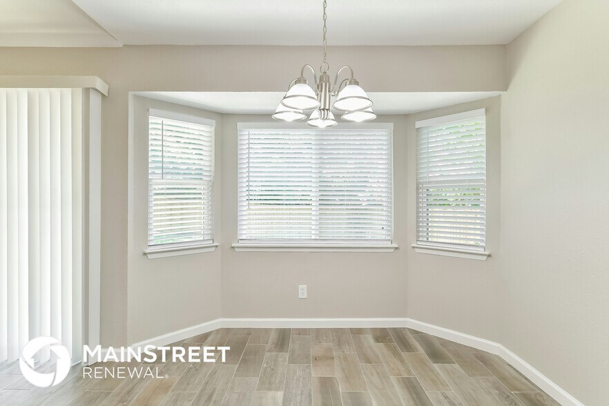 Building Photo - 9550 New World Dr