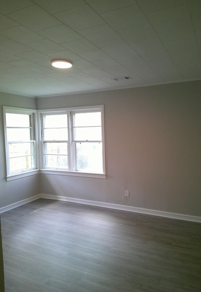 Building Photo - 408 Lumpkin Ave