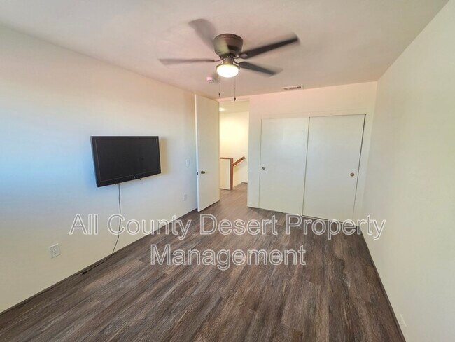 Building Photo - 2504 N Whitewater Club Dr