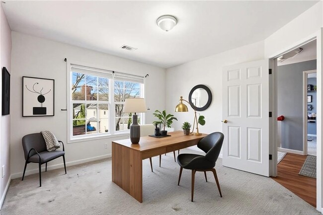 Building Photo - 5440 Village View Ln SW