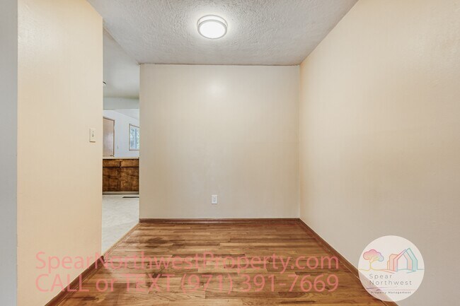 Building Photo - 9515 SE Stanley Ave