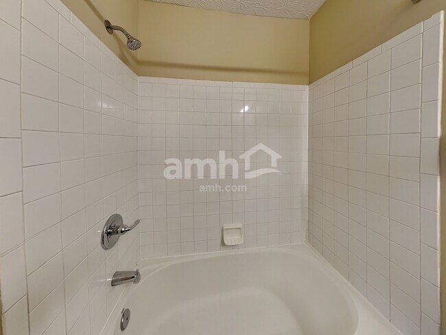 Building Photo - 468 McPherson Dr