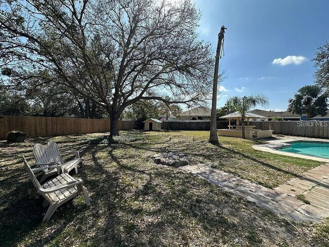 Building Photo - 13624 Laraway Dr