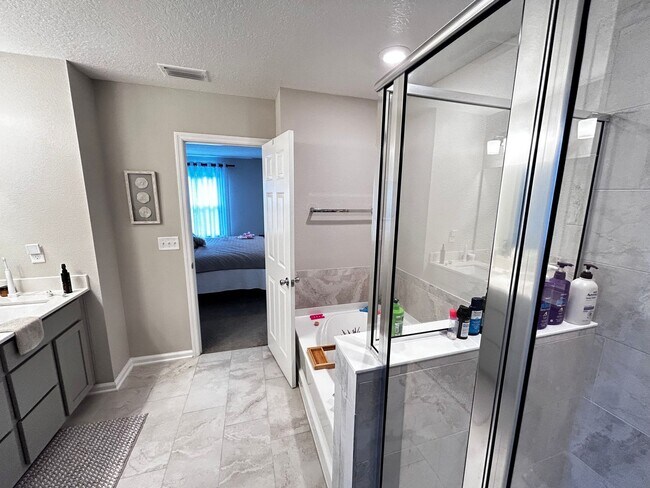 Building Photo - ? Immaculate 4 Bedroom, 3 Bath Home in Sto...
