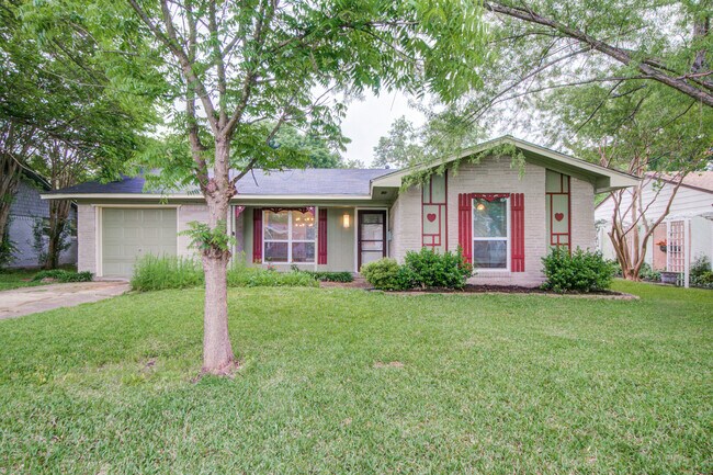 Primary Photo - 2608 Driftwood Dr