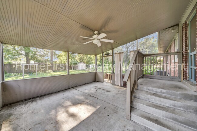 Building Photo - 118 Meadowlark Dr