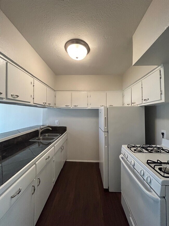 Building Photo - 3629 N MacGregor Way