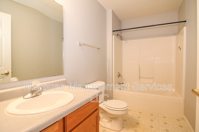 Building Photo - 112 Talon Pl