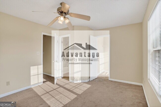 Building Photo - 8100 Oakley Cir