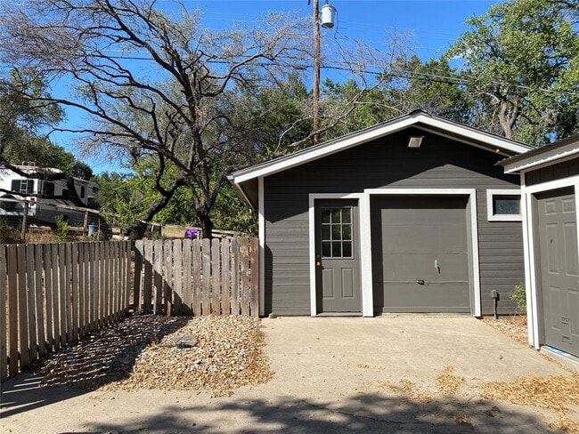 Building Photo - 15410 Enid Dr