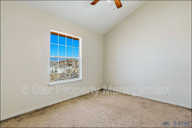Building Photo - 3140 Tierra Agave Dr