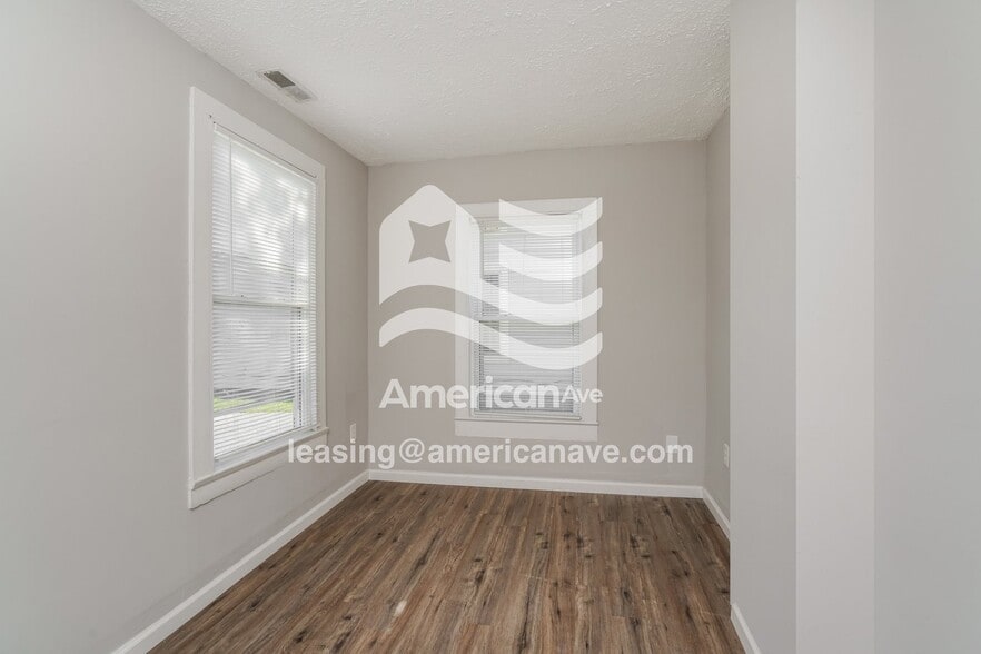 Building Photo - 630 W 8th St