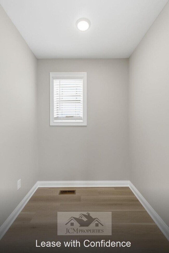 Building Photo - 109 Lambert Fld