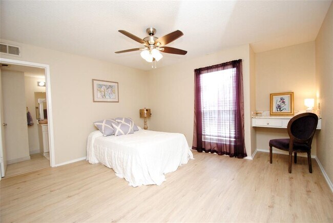 Building Photo - 781 Country Pl Dr