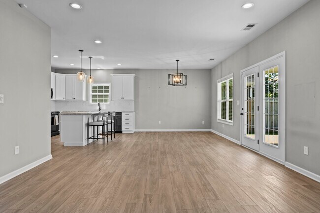 Building Photo - 2681 Rockaway Pl