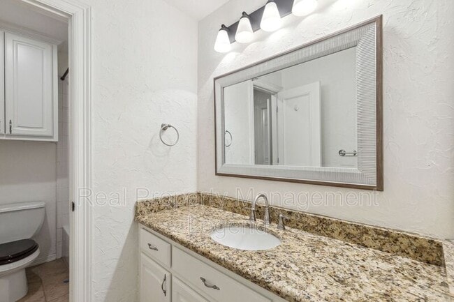 Building Photo - 5004 Seville Ln