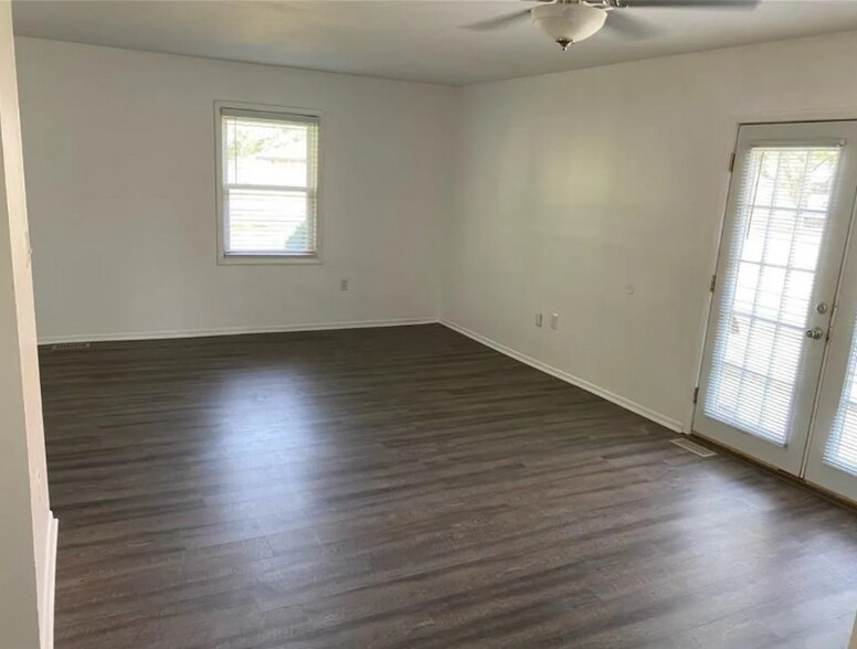 Building Photo - 8368 Washington Village Dr