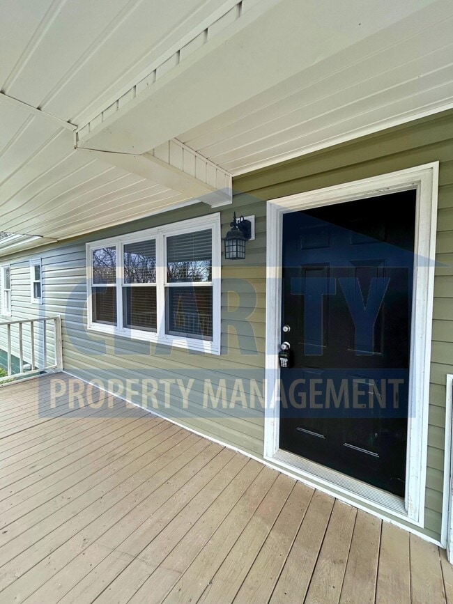 Building Photo - 901 Westover Dr SW